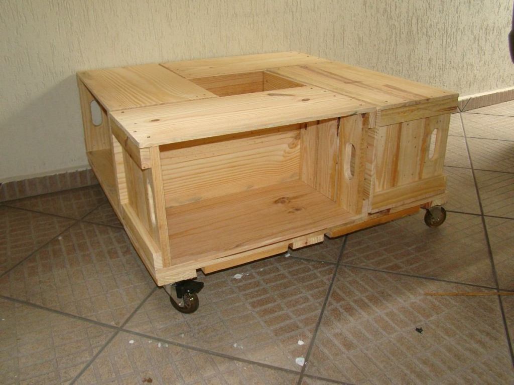 mesa-de-centro-de-caixotes-fechado-e-rodizios-10016-MLB20024185431_122013-F