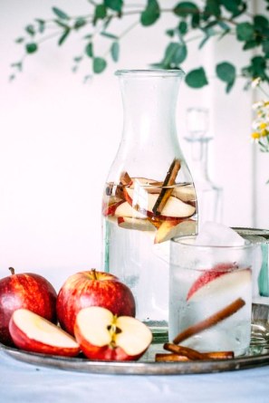ÁGUA SABORIZADA MAÇA E CANELA