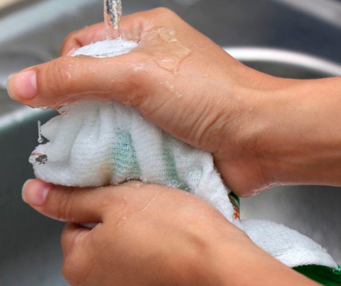 pano-de-prato-lavado-no-micrrondas