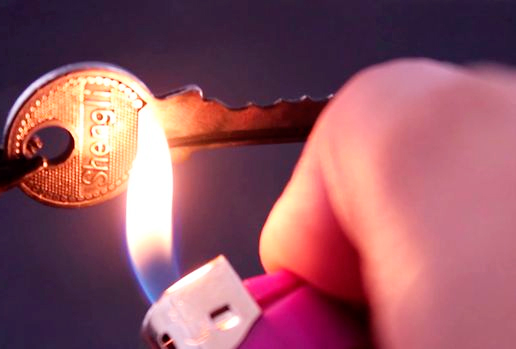 Chave-feita-de-cartão_1