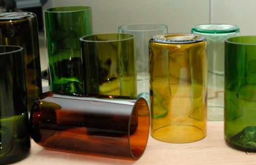 copos-com-garrafas-de-vidro